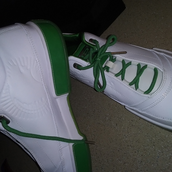 LeBron James shoes main image 4